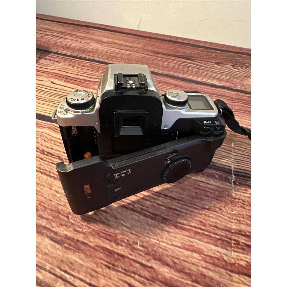 Canon EOS Elan II 35mm SLR Film Camera Body Only - READ - DOOR WON’T LATCH